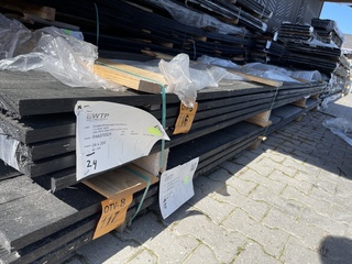 Ca. 24x Douglas planken fijnbezaagd zwart gecoat, 24x200mm, lengte 450